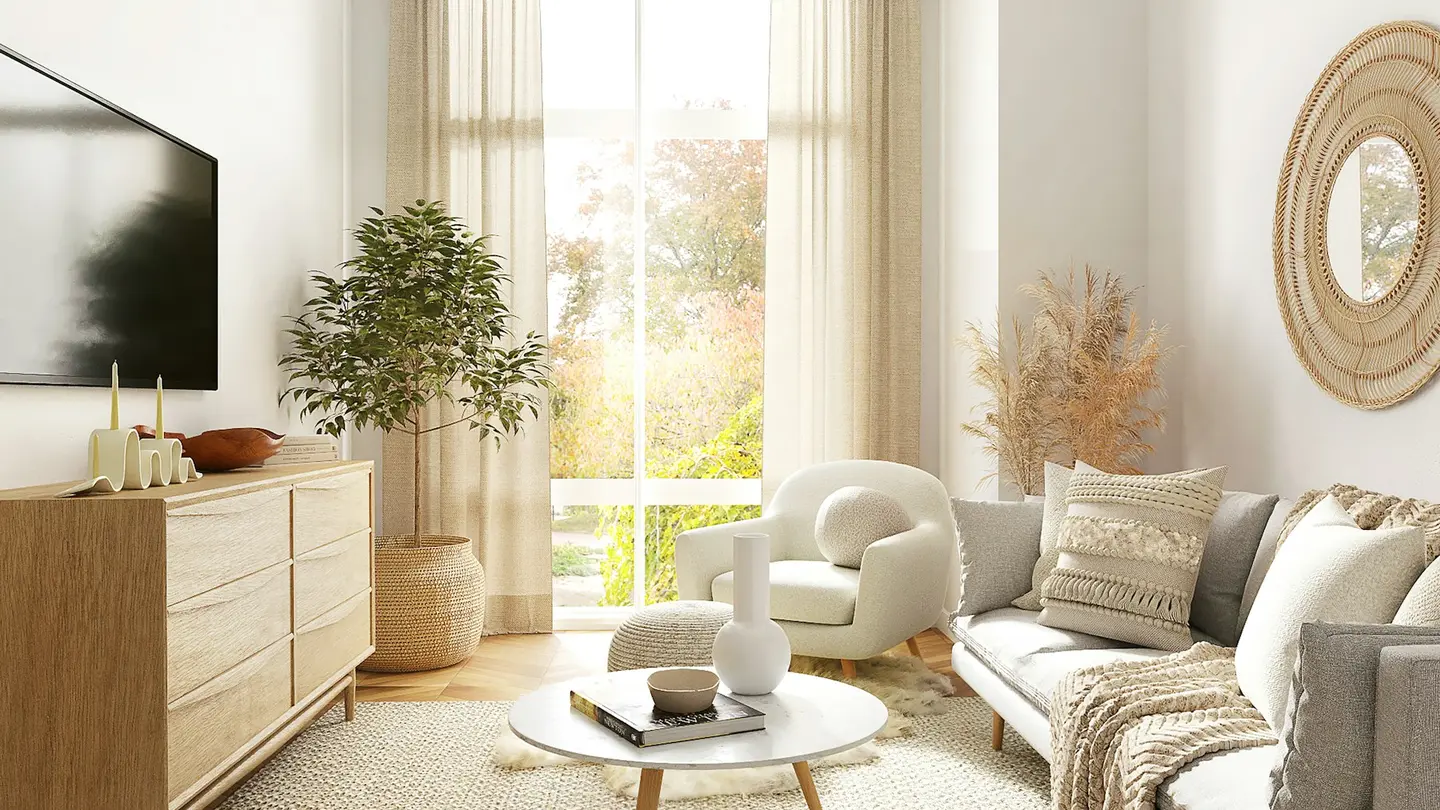 Lichte living met zetel bij het raam